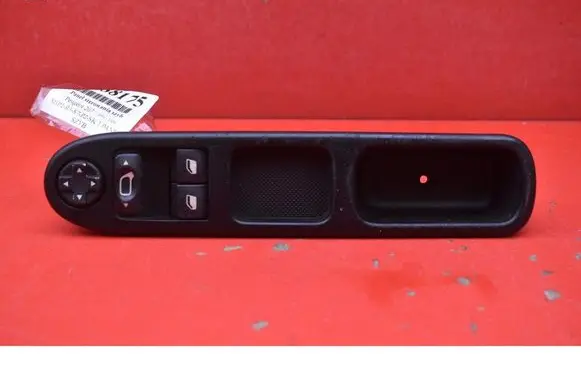 Peugeot 207 CC Electric window control switch 9664244577