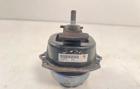 BMW X5 F15 Engine mount bracket 686730102