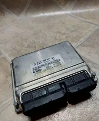 Audi A4 S4 B6 8E 8H Engine control unit/module 8E0909557 0261204285