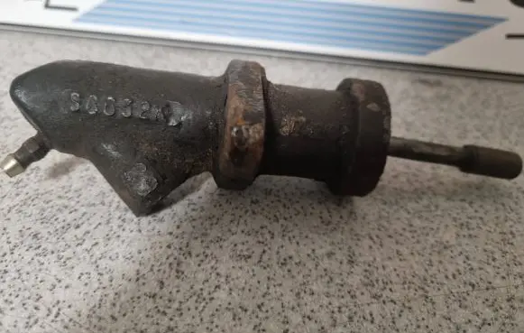 BMW 5 E39 Clutch master cylinder S6632K