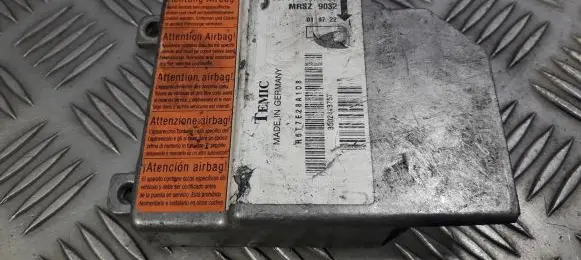 BMW 5 E39 Airbag control unit/module 65778374799 65.77-8374799