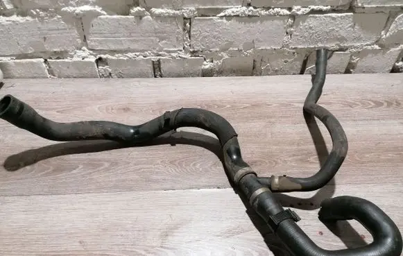Volvo S40 Engine coolant pipe/hose 2027463