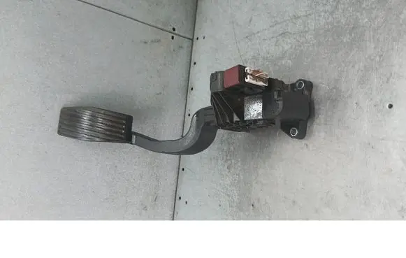 Opel Corsa D Accelerator pedal position sensor 55702020