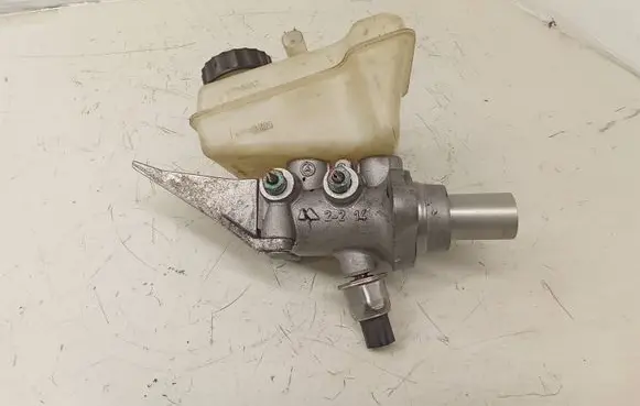 Mercedes-Benz ML W164 Master brake cylinder A1644300202