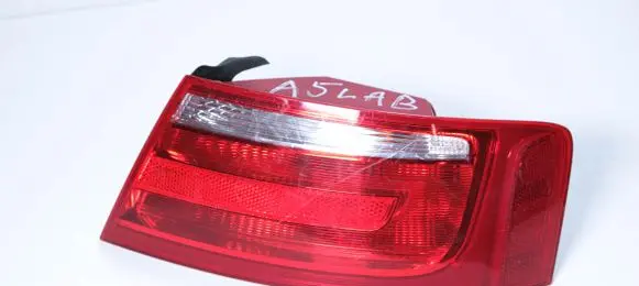 Audi A5 8T 8F Rear/tail lights 8T8945096