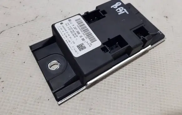Mercedes-Benz E C207 W207 Seat heating relay 2079001600DDE A2079001600