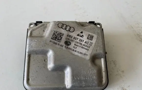 Audi Q7 4M Headlight ballast module Xenon 4M0907397AC 01155231AC