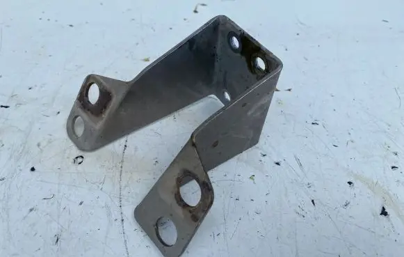 Volvo V40 Muffler mount bracket/holder 31439520