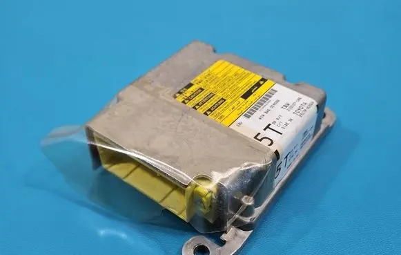Toyota Auris 150 Airbag control unit/module 89170-02560 IMPRK1520736