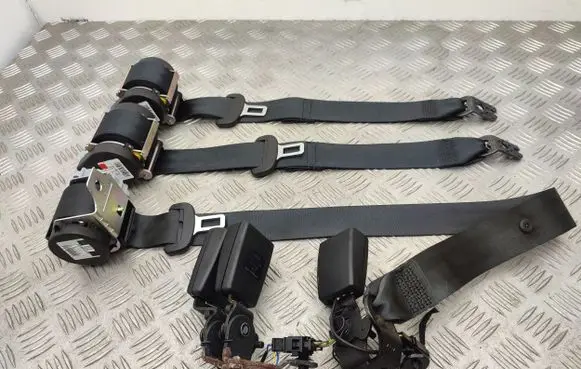 Skoda Octavia Mk3 (5E) Rear seatbelt 