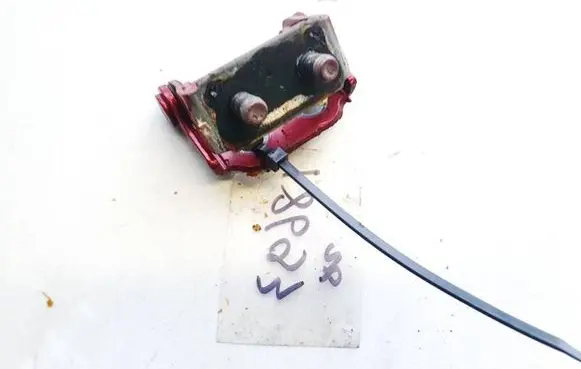 Mazda CX-7 Tailgate/trunk/boot hinge