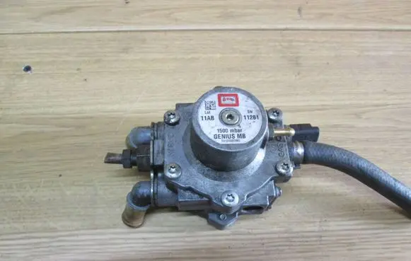 Mercedes-Benz C W203 LP gas reducer 67R010016