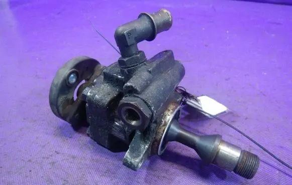Chrysler Grand Voyager III Power steering pump