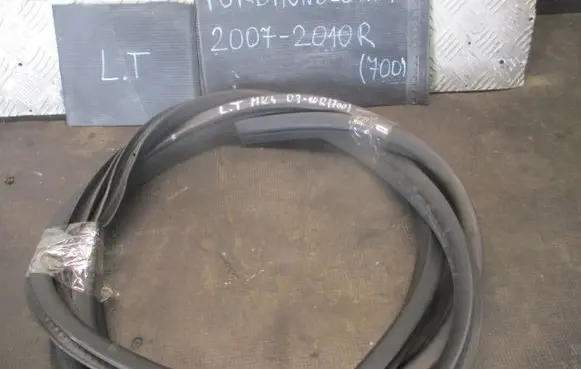 Ford Mondeo MK IV Rubber seal loading door 