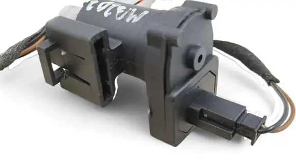 Mercedes-Benz C W203 Vacuum valve A2038000178