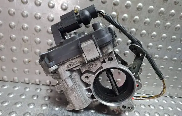 Opel Vectra C Throttle body valve S27635364 48CPD4