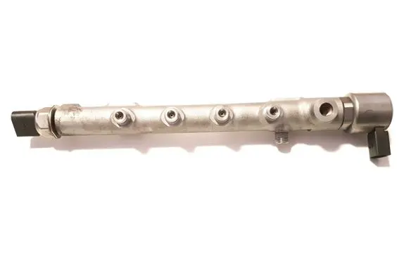 Mercedes-Benz C W204 Fuel main line pipe A6510700495 301228937599 1228937599