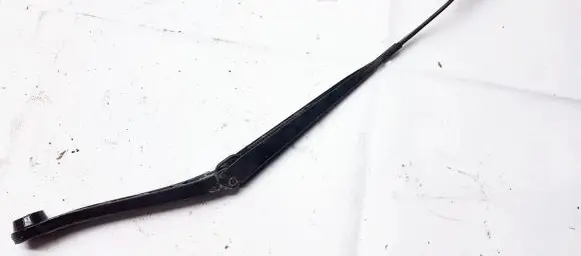 Renault Koleos I Front wiper blade arm