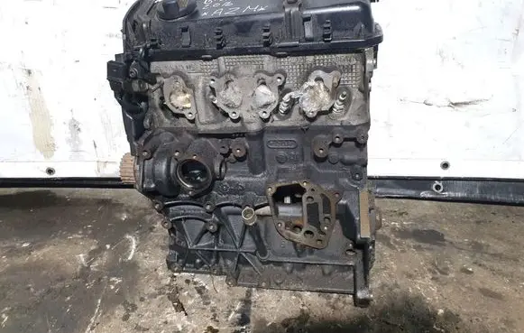 Volkswagen PASSAT B5.5 Engine AZM
