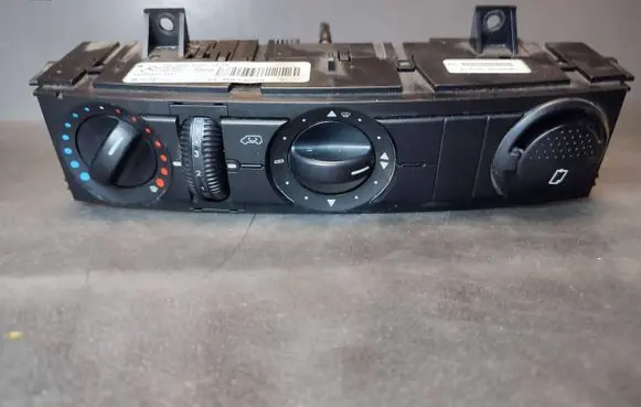 Mercedes-Benz Sprinter W901 W902 W903 W904 Climate control unit A9068300185KZ