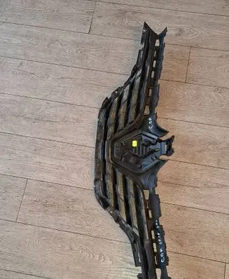 Renault Captur Front bumper upper radiator grill 623109707R