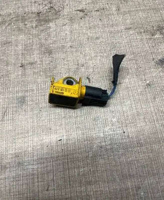 Mercedes-Benz C W204 Airbag deployment crash/impact sensor A2128210351 5WK44105