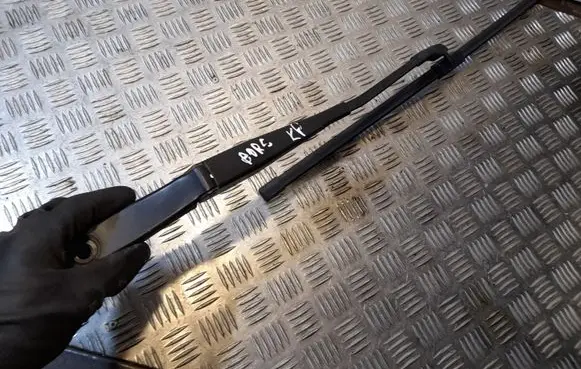 Porsche Cayenne (92A) Front wiper blade arm 7P0955409B