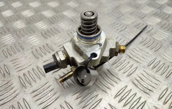 Fuel injection high pressure pump