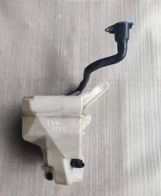 Volvo XC70 Windshield washer fluid reservoir/tank 30784233 30784234