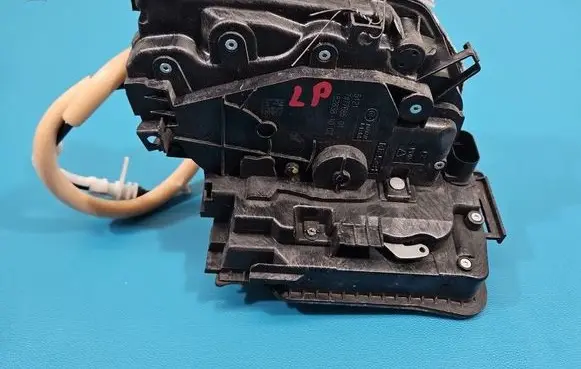 BMW 5 G30 G31 G38 Front door lock 7477685 IMPRK1551265