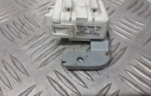 Suzuki Swift I Immobilizer control unit/module 37190-71L10