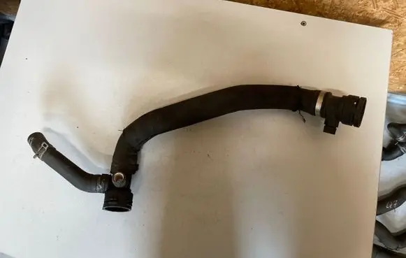 Audi A4 S4 B8 8K Engine coolant pipe/hose 4F0122293A