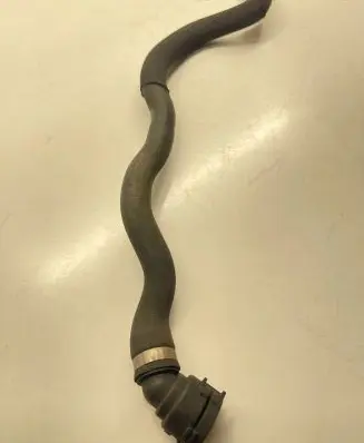 BMW 5 GT F07 Engine coolant pipe/hose 7805796 121688146