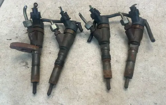 BMW 1 E81 E87 Fuel injectors set 0445110076 9641742880