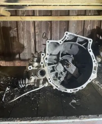 Mazda 323 Manual 5 speed gearbox F5D2