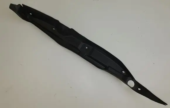 Mercedes-Benz C W203 Fender end trim A2038890325