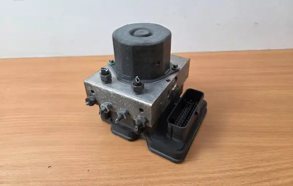 Mercedes-Benz E AMG W212 ABS Pump A2124311448