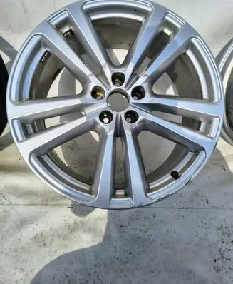 Audi Q7 4M R20 alloy rim 4M0601025H