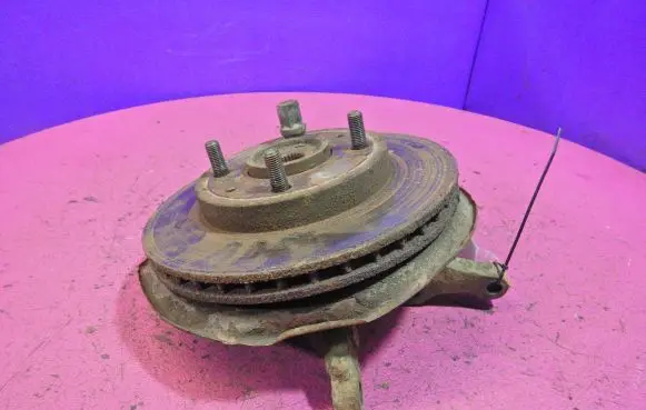 Mitsubishi Space Star Front wheel hub spindle knuckle