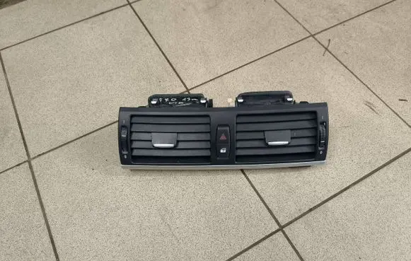 BMW X5M E70 Dash center air vent grill 9220101 14482110 9210705