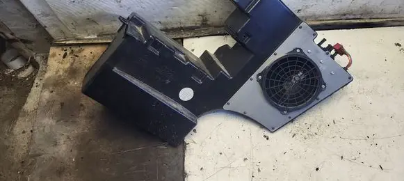 Audi A4 S4 B5 8D Subwoofer speaker 8D9035381C