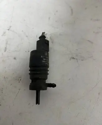 Mercedes-Benz E W211 Windscreen/windshield washer pump