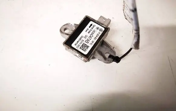 Mercedes-Benz C AMG W204 Airbag deployment crash/impact sensor A2048210651