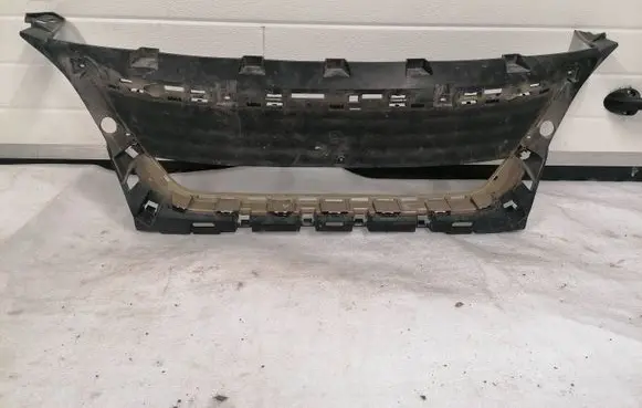 Peugeot 3008 II Front grill 9815317777 606760091