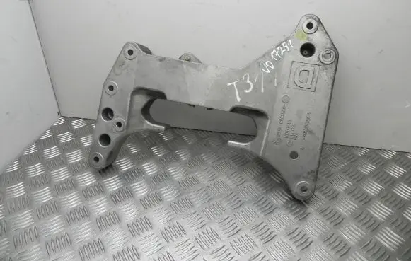 BMW 5 G30 G31 G38 EGR valve cooler bracket 6861580 VD17251