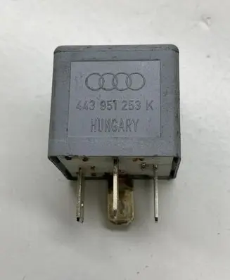 Audi A4 S4 B5 8D Other relay 443951253K 899512000