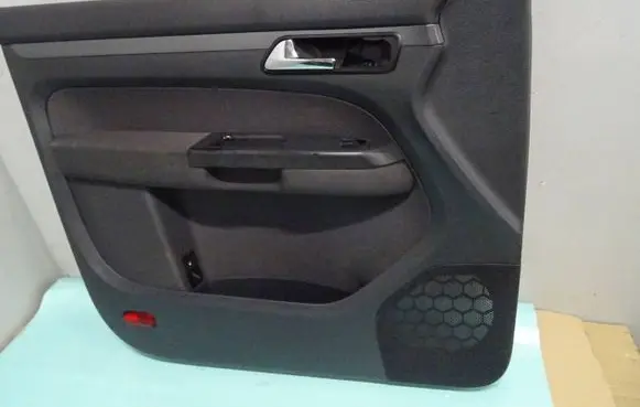 Volkswagen Touran I Front door card panel trim 