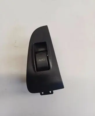 Toyota Avensis T250 Electric window control switch 7427105020