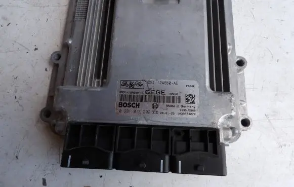 Land Rover Freelander 2 - LR2 Engine control unit/module 0281013202 6G9112A650AE
