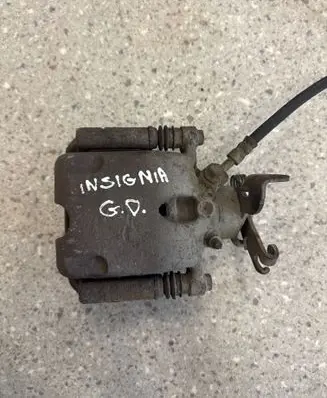 Opel Insignia A Rear brake caliper